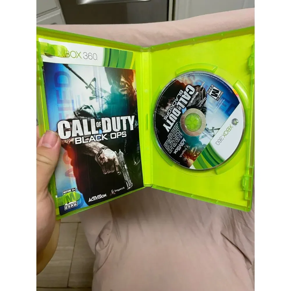 Call of Duty: Black Ops (Xbox 360, 2010) - CIB